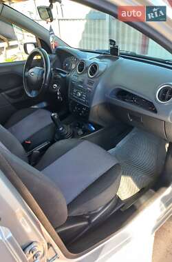 Хэтчбек Ford Fiesta 2008 в 