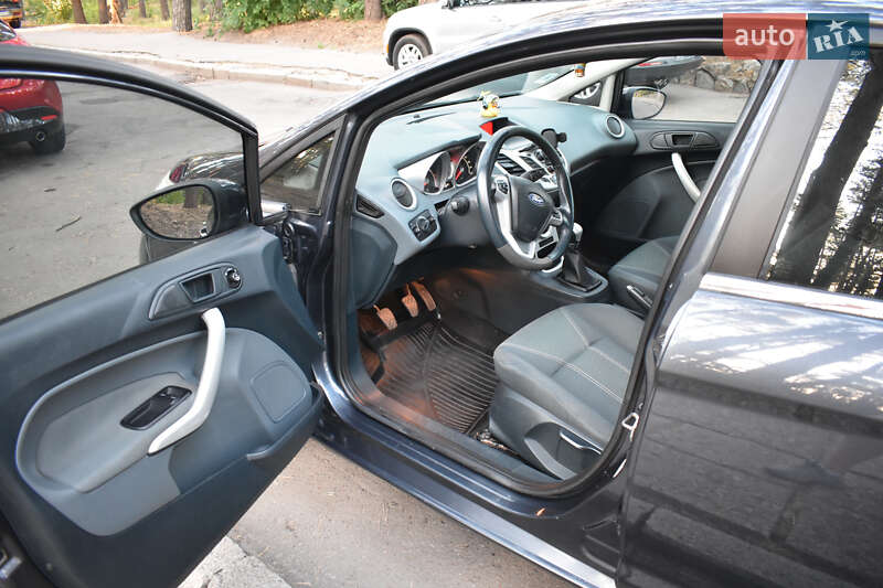 Хэтчбек Ford Fiesta 2010 в Черкассах