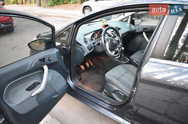 Хэтчбек Ford Fiesta 2010 в 