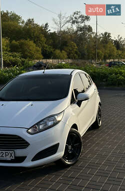 Хэтчбек Ford Fiesta 2013 в 