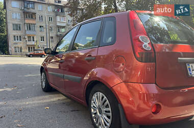 Хэтчбек Ford Fiesta 2006 в 
