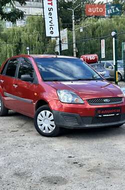 Хэтчбек Ford Fiesta 2006 в 