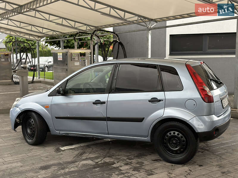Хэтчбек Ford Fiesta 2005 в Луцке