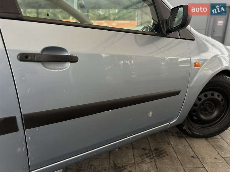 Хэтчбек Ford Fiesta 2005 в Луцке