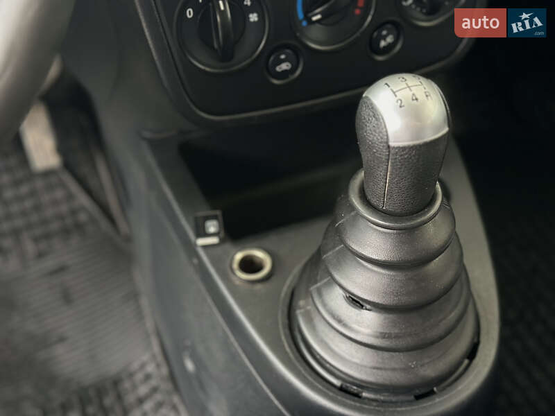 Хэтчбек Ford Fiesta 2005 в Луцке