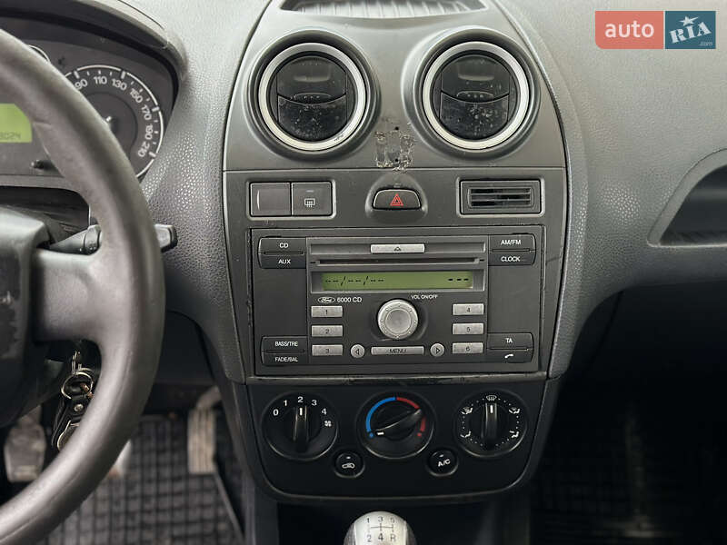 Хэтчбек Ford Fiesta 2005 в Луцке
