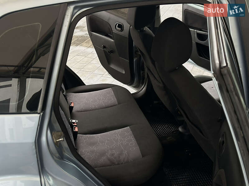 Хэтчбек Ford Fiesta 2005 в Луцке