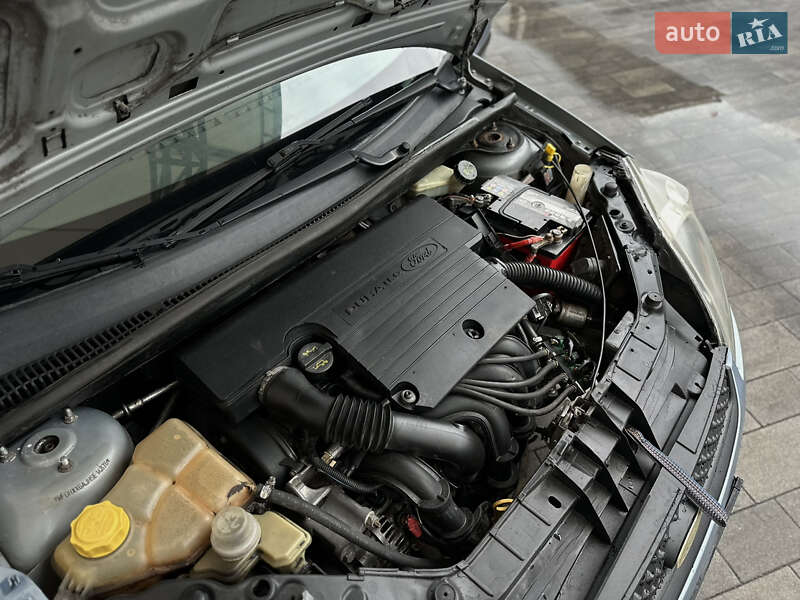 Хэтчбек Ford Fiesta 2005 в Луцке