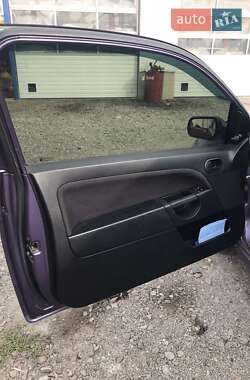 Хэтчбек Ford Fiesta 2006 в 