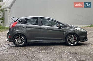Хэтчбек Ford Fiesta 2017 в 