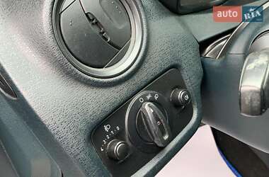 Хэтчбек Ford Fiesta 2012 в 