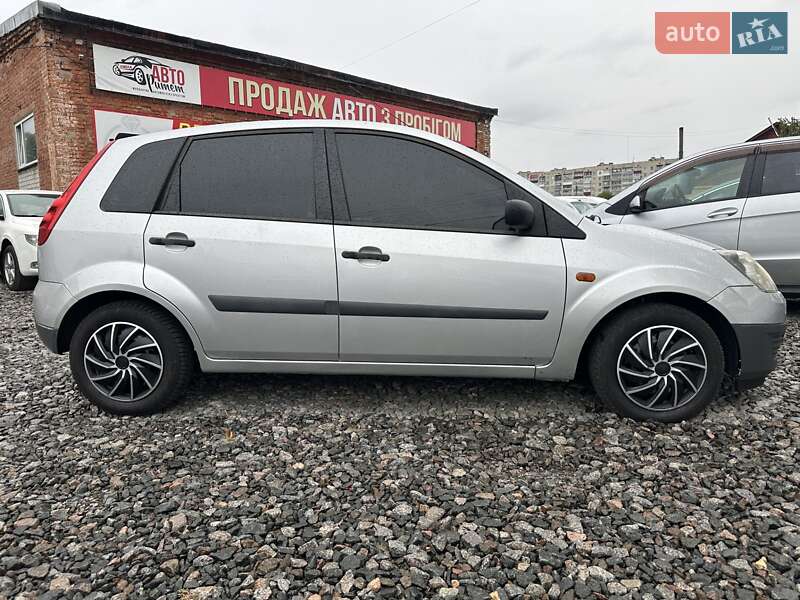 Хэтчбек Ford Fiesta 2006 в Смеле