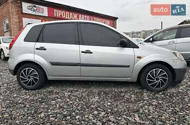 Хэтчбек Ford Fiesta 2006 в 