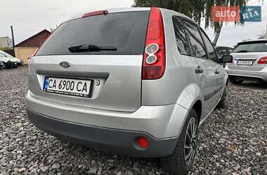 Хэтчбек Ford Fiesta 2006 в 