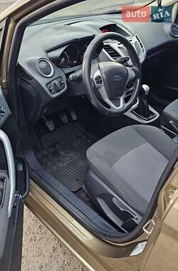 Хэтчбек Ford Fiesta 2012 в 