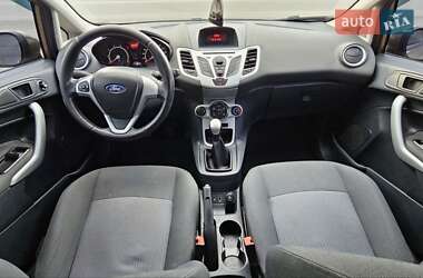 Хэтчбек Ford Fiesta 2012 в 