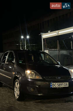 Хэтчбек Ford Fiesta 2006 в 