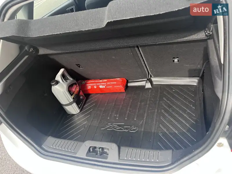 Ford Fiesta 2016 VIN WF0DXXGAKDGS43801 фото оголошення 10 з 45