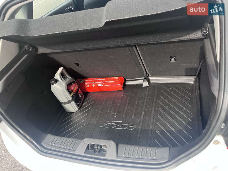 Хэтчбек Ford Fiesta 2016 в Луцке