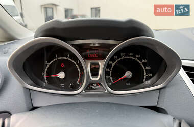 Хэтчбек Ford Fiesta 2009 в 
