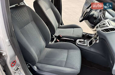 Хэтчбек Ford Fiesta 2009 в 
