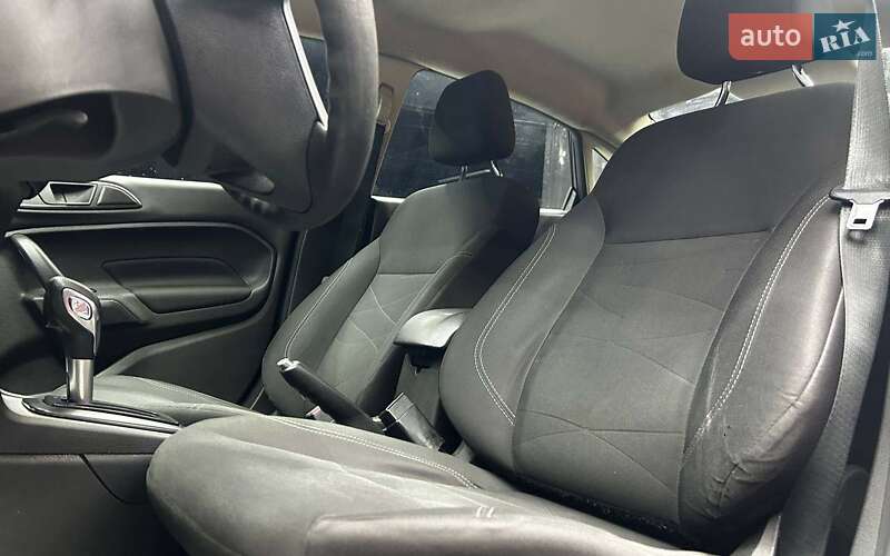 Седан Ford Fiesta 2018 в Черновцах