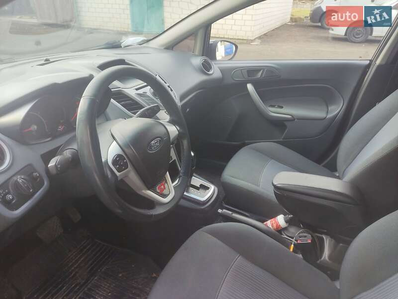 Хэтчбек Ford Fiesta 2011 в Ровно