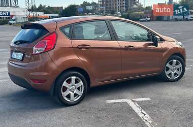 Хэтчбек Ford Fiesta 2015 в 