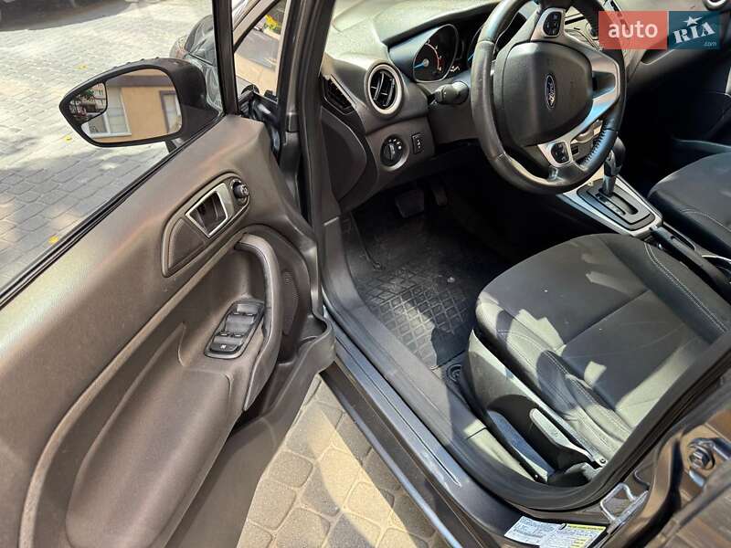 Седан Ford Fiesta 2014 в Сумах