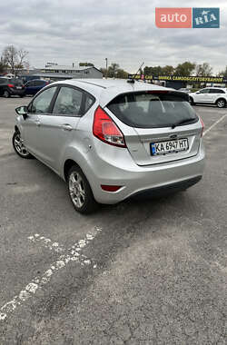 Хэтчбек Ford Fiesta 2016 в 