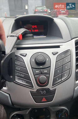 Хэтчбек Ford Fiesta 2011 в 