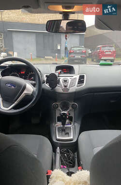Хэтчбек Ford Fiesta 2011 в 