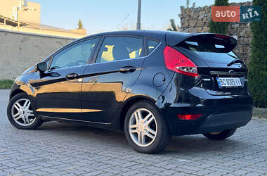 Хэтчбек Ford Fiesta 2012 в 