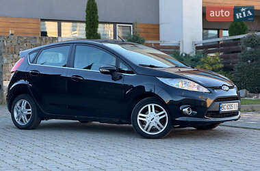 Хэтчбек Ford Fiesta 2012 в 