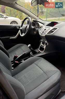 Хэтчбек Ford Fiesta 2012 в 