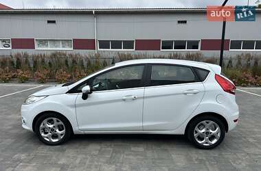 Хэтчбек Ford Fiesta 2010 в 