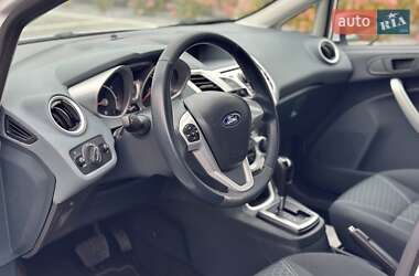 Хэтчбек Ford Fiesta 2010 в 