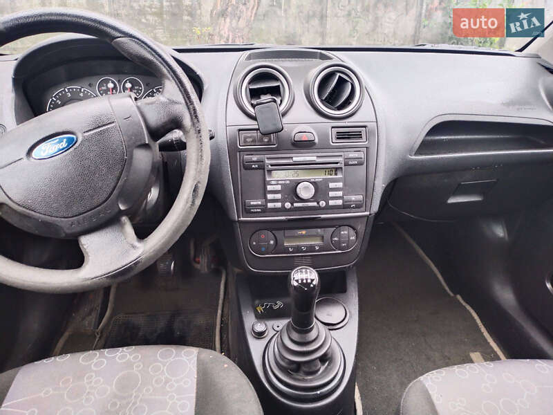 Хэтчбек Ford Fiesta 2007 в Киеве