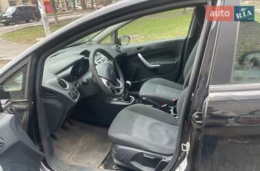 Хэтчбек Ford Fiesta 2012 в 