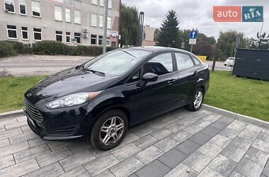 Седан Ford Fiesta 2017 в Львові