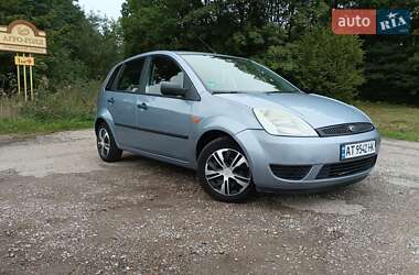 Хэтчбек Ford Fiesta 2005 в 