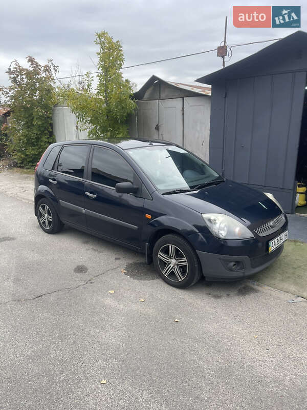 Хэтчбек Ford Fiesta 2006 в Киеве