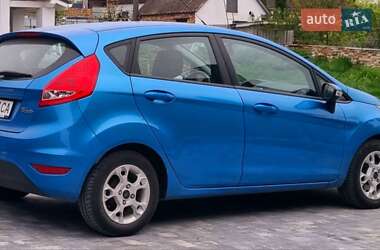 Хэтчбек Ford Fiesta 2012 в 