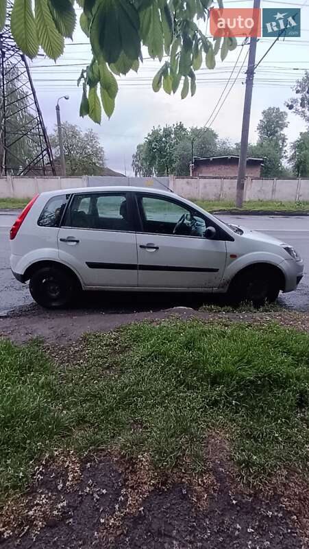 Хэтчбек Ford Fiesta 2007 в 
