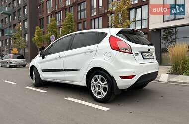 Хэтчбек Ford Fiesta 2013 в 