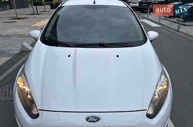 Хэтчбек Ford Fiesta 2013 в 