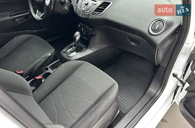 Хэтчбек Ford Fiesta 2013 в 