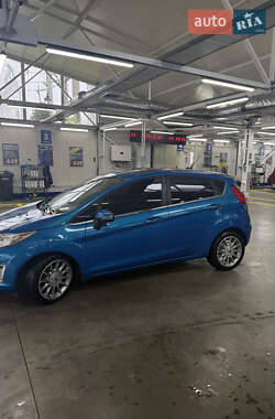 Хэтчбек Ford Fiesta 2011 в 