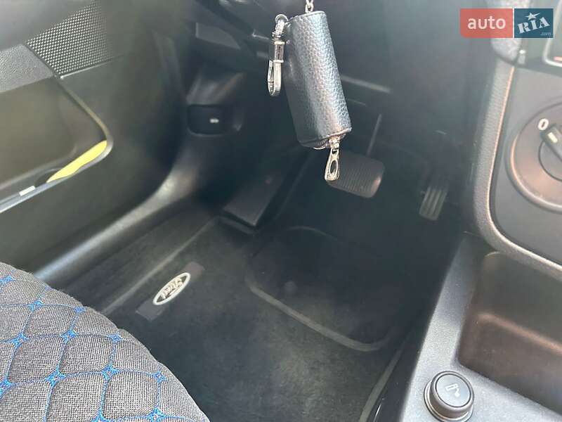 Хэтчбек Ford Fiesta 2006 в Киеве