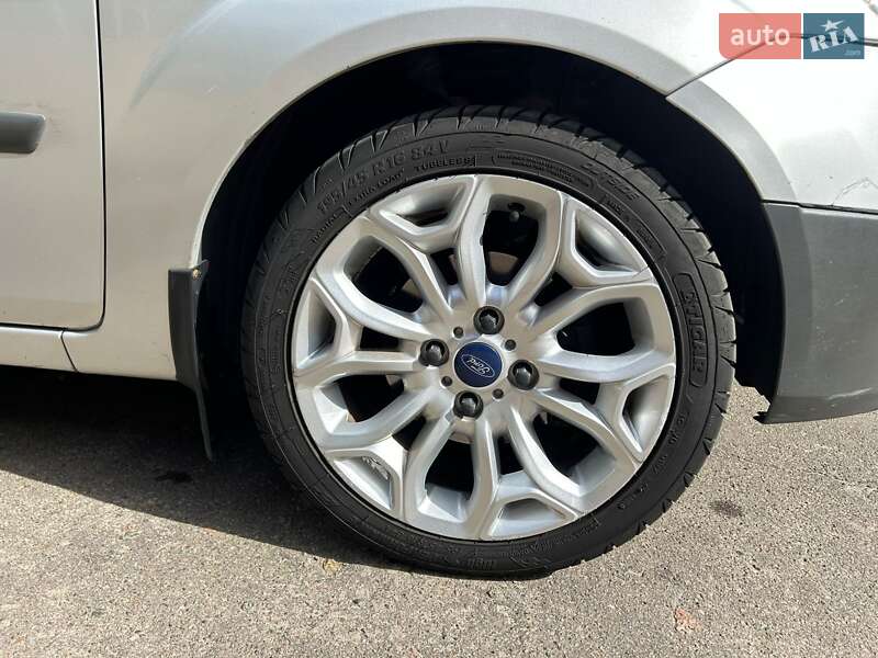 Хэтчбек Ford Fiesta 2006 в Киеве